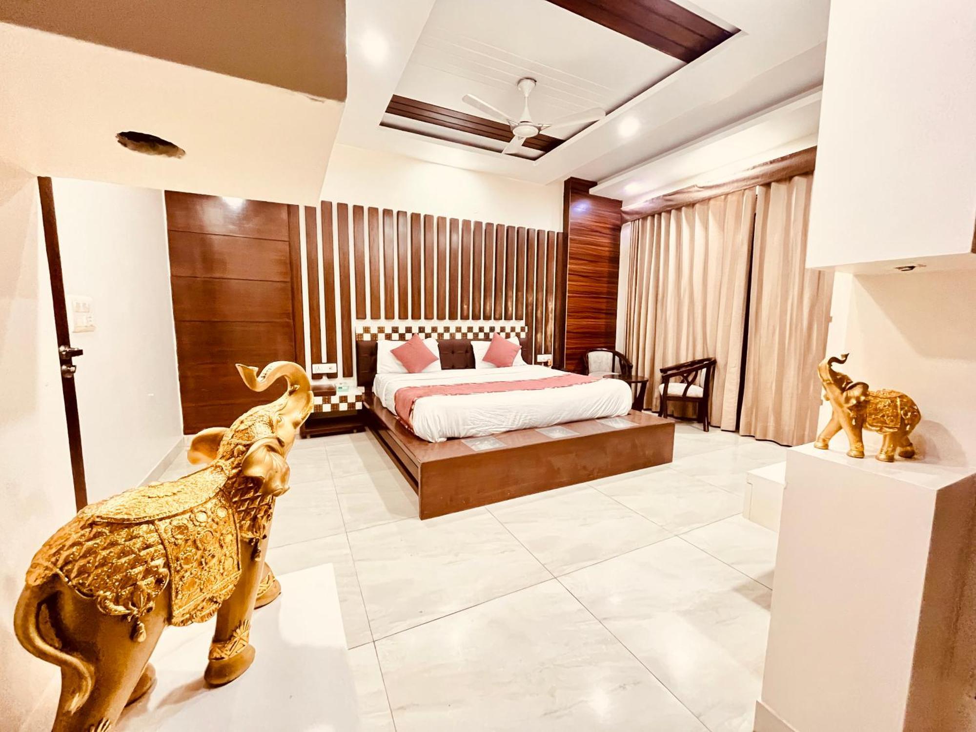 South - Park South Delhi 3*