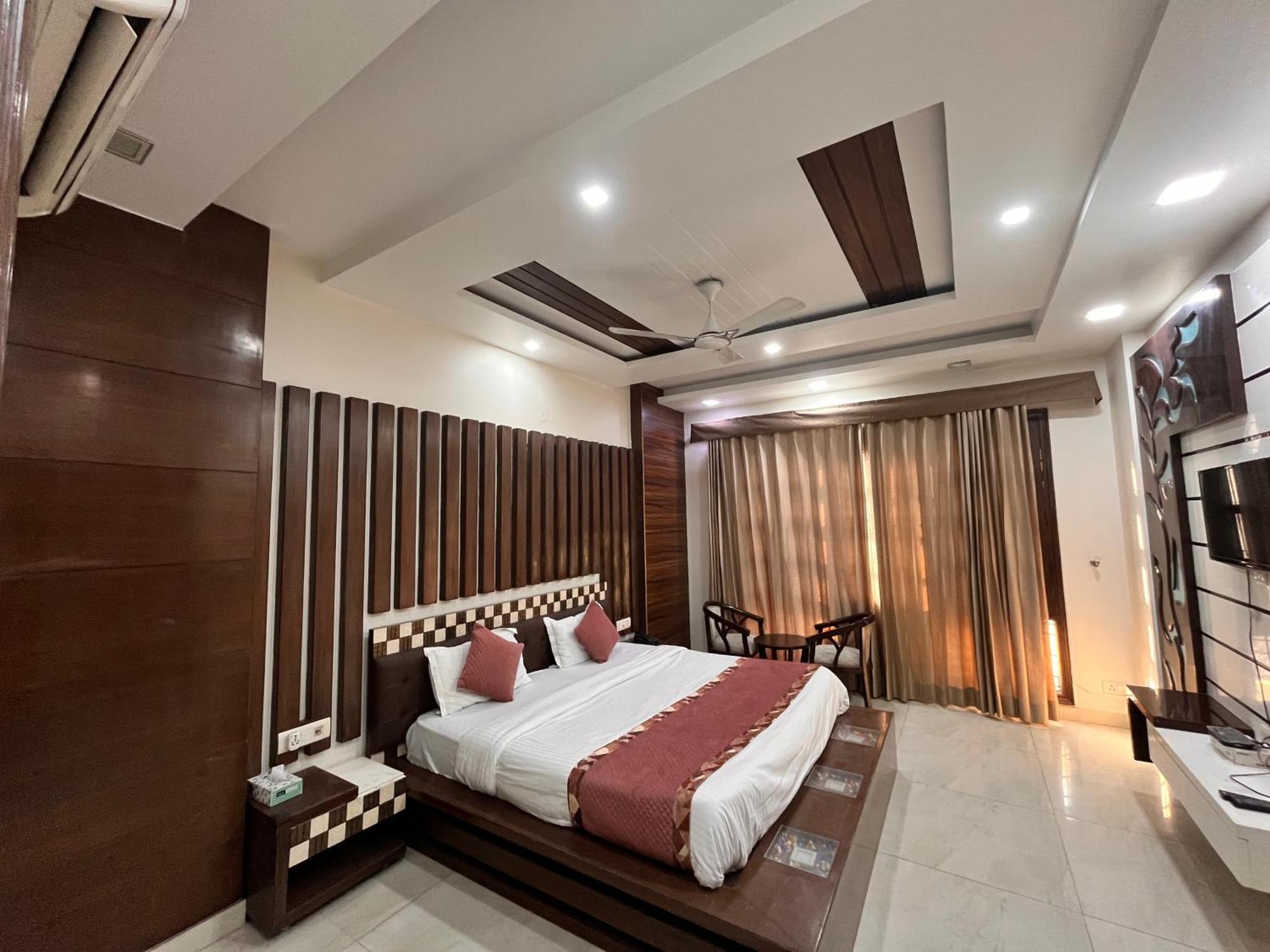 Hotel South - Park South Delhi 3*